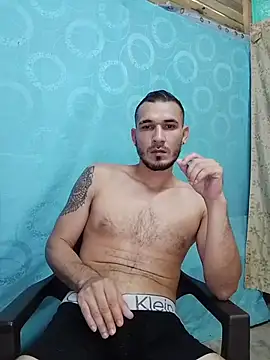 junior_926 live cam on StripChat
