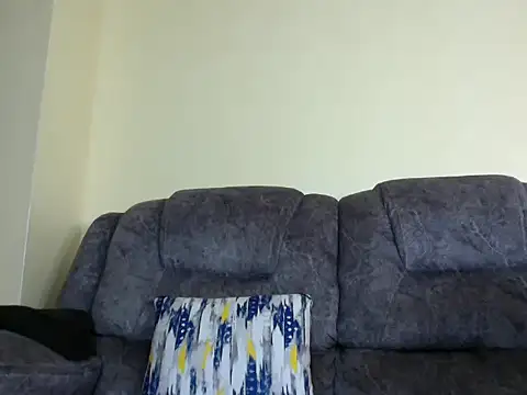 naughty-ebony1 live cam on StripChat