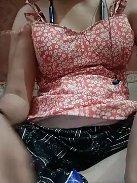 Santoshi7080 live cam on StripChat