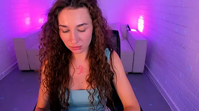 AsterBlom live cam on StripChat