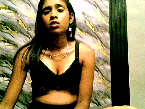 sassyslim live cam on StripChat
