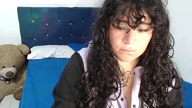 ANGELIQUE_KLANE live cam on StripChat