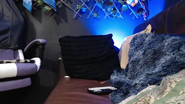 Dicaprioo_ live cam on StripChat