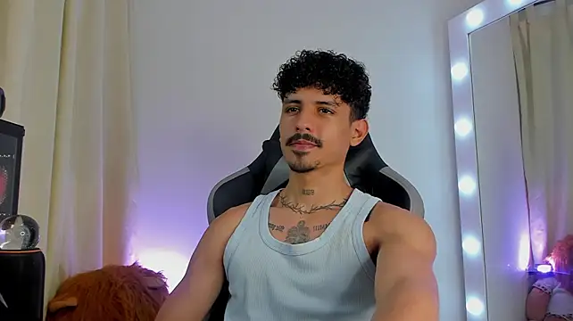 Lukeetaylor live cam on StripChat