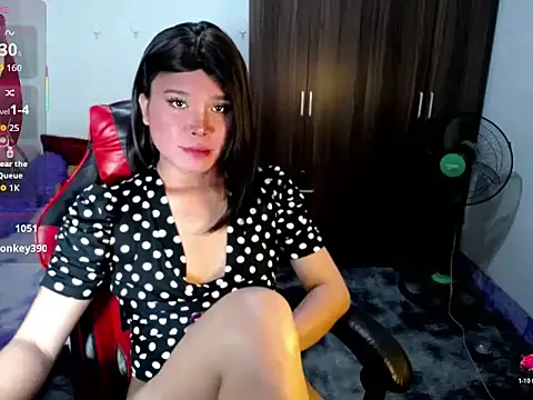 sofiathe1st live cam on StripChat