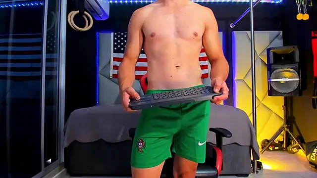Aydenmiller96 live cam on StripChat