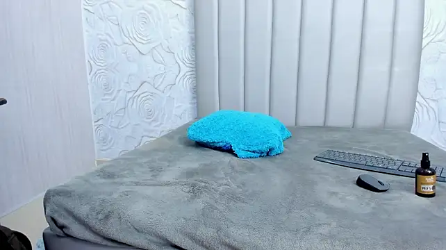 cleopatra_trans (T milf) - show ass + show ahole