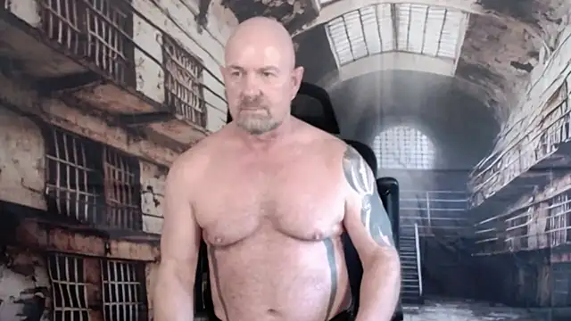 ManlyPrisonGuy live cam on StripChat