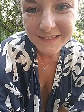 SwedishJennifer webcam