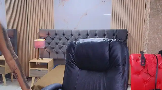 juliet_nasty (F young) - 20 spankings pussy and ass