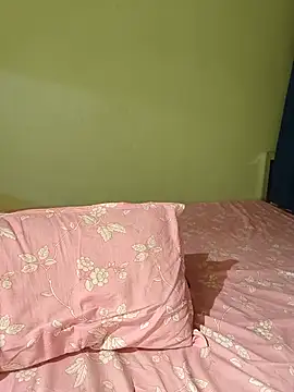 hot_alicee (F young) - boob show