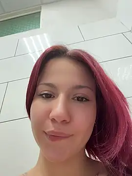 lilly__kiss (F young) - Get fully naked and open door AGAIN