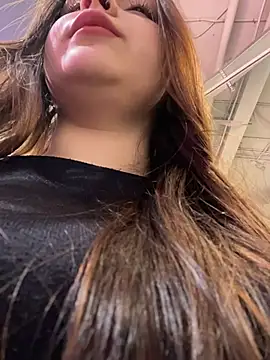 evelynfly (F teen) - Show tits (1min)
