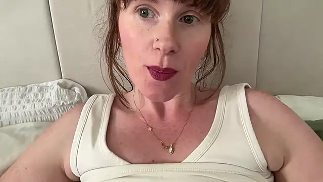 redheadrosie69 live cam on StripChat