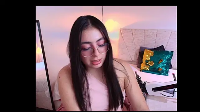 MiaWils_ live cam on StripChat