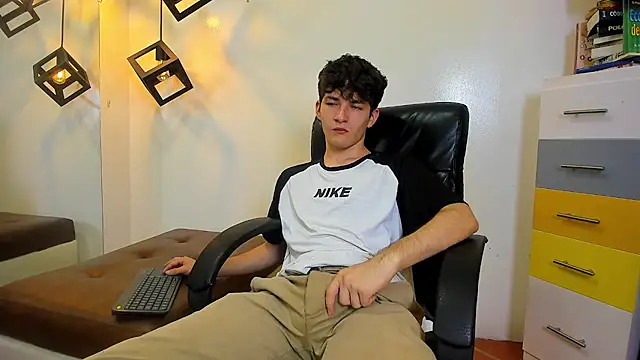 trevor_mob (M twink) - masturbation 8 min + cum