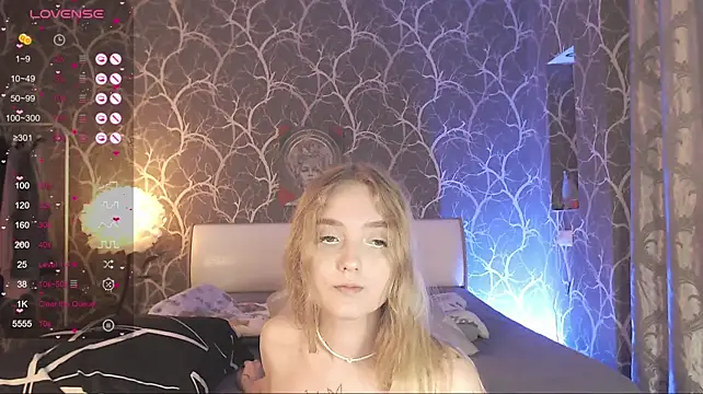 MiaMiaMeow live cam on StripChat