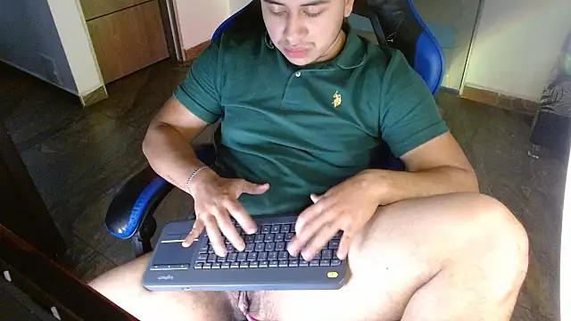 SexyBoy-Bigclit live cam on StripChat