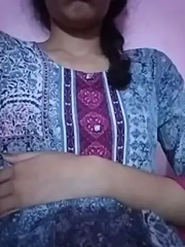 Kinky_Ishu live cam on StripChat