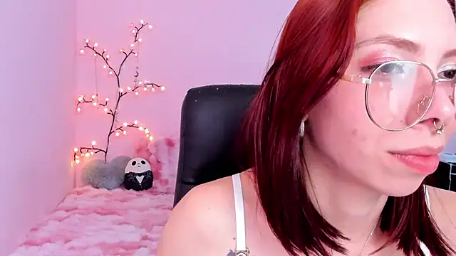 Laura_Olssen27 live cam on StripChat