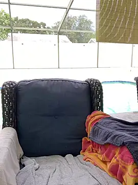MonicaLeigh live sex cam