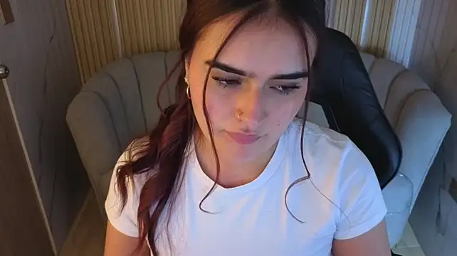 honey_bloom_cn live cam on StripChat