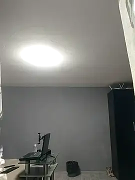 AntoniaHottie live cam on StripChat