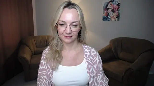 Ava_Elior live cam on StripChat