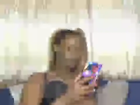 cee_queen live cam on StripChat