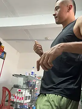 Paul22cm- live cam on StripChat