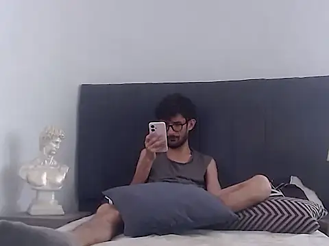 sasuke_bigcock live cam on StripChat