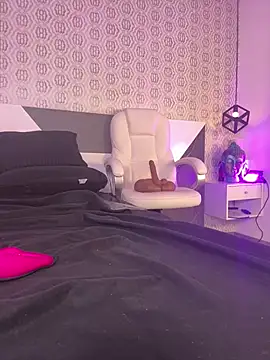 Mia_blackthorne live cam on StripChat