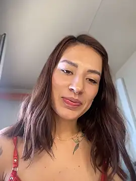Kiraosborn live cam on StripChat
