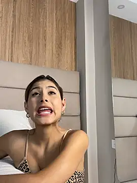 ZoehAngel live cam on StripChat
