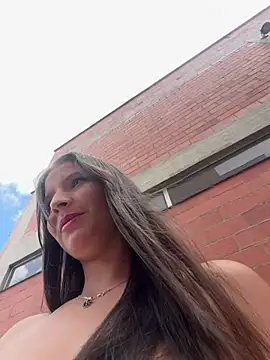 anthonellaa11 live cam on StripChat