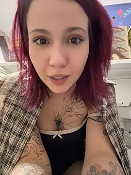 Lilly__Kiss live cam on StripChat