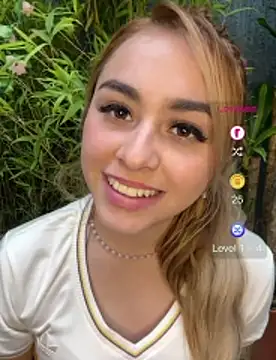 Pamelao_1 live cam on StripChat