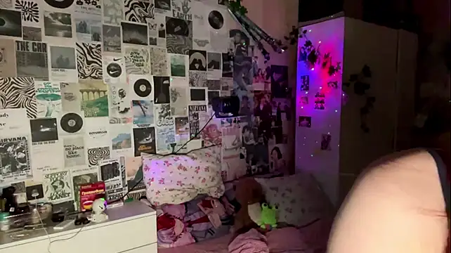 mossdusk live cam on StripChat