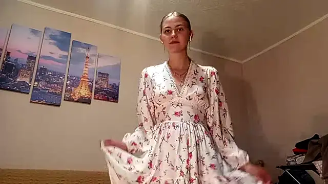 AnnettaHosaka live cam on StripChat