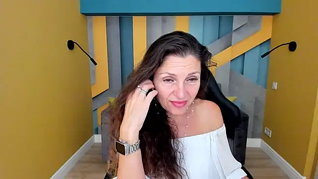 EllaLong live cam on StripChat