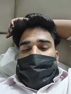 BeardKingoBack live cam on StripChat