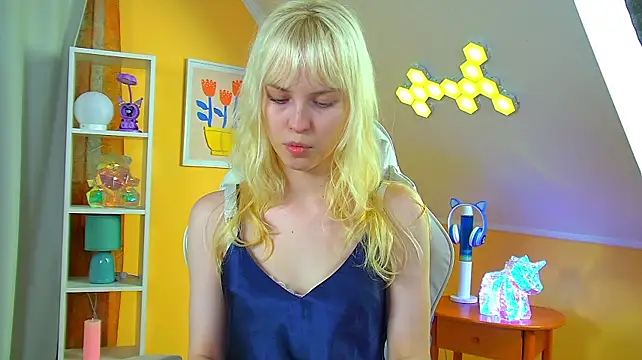 HannahHollis live cam on StripChat