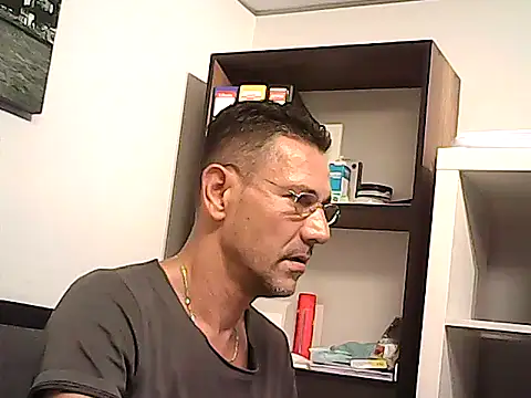 mastercharisma35 (Ask my age) - like tips pls. ı stand up for you.. okey