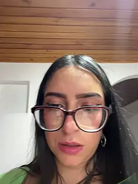 Kloenovoa- live cam on StripChat