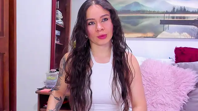 Aurora_Real live cam on StripChat