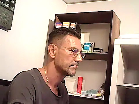 mastercharisma35 (Ask my age) - like tips pls. ı stand up for you.. okey