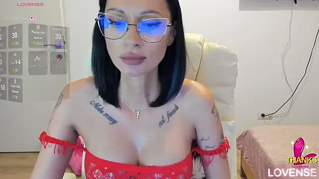 kissnicol32 live cam on StripChat