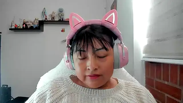 Shaddycute_ live cam on StripChat