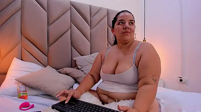 AbbySttonne live cam on StripChat