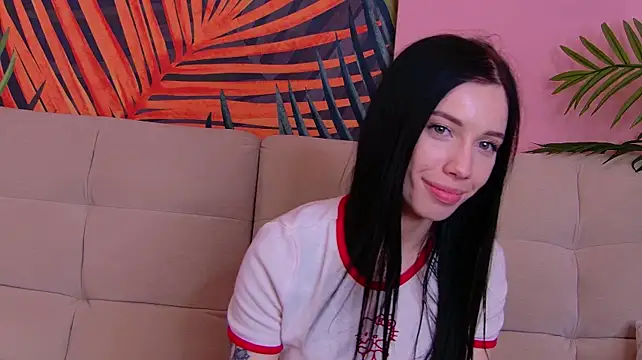 MiaRhoades live cam on StripChat
